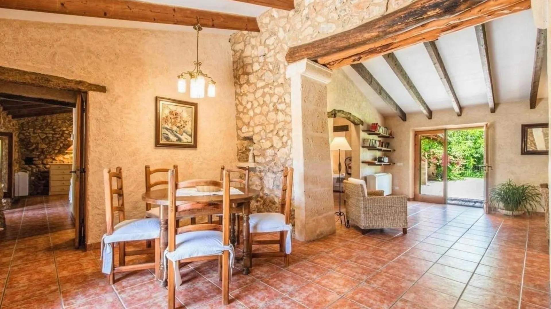 Wunderschoenes Neu Renoviertes Landhaus Mit Pool 10 Km Vom Meer Entfernt Buger Spain